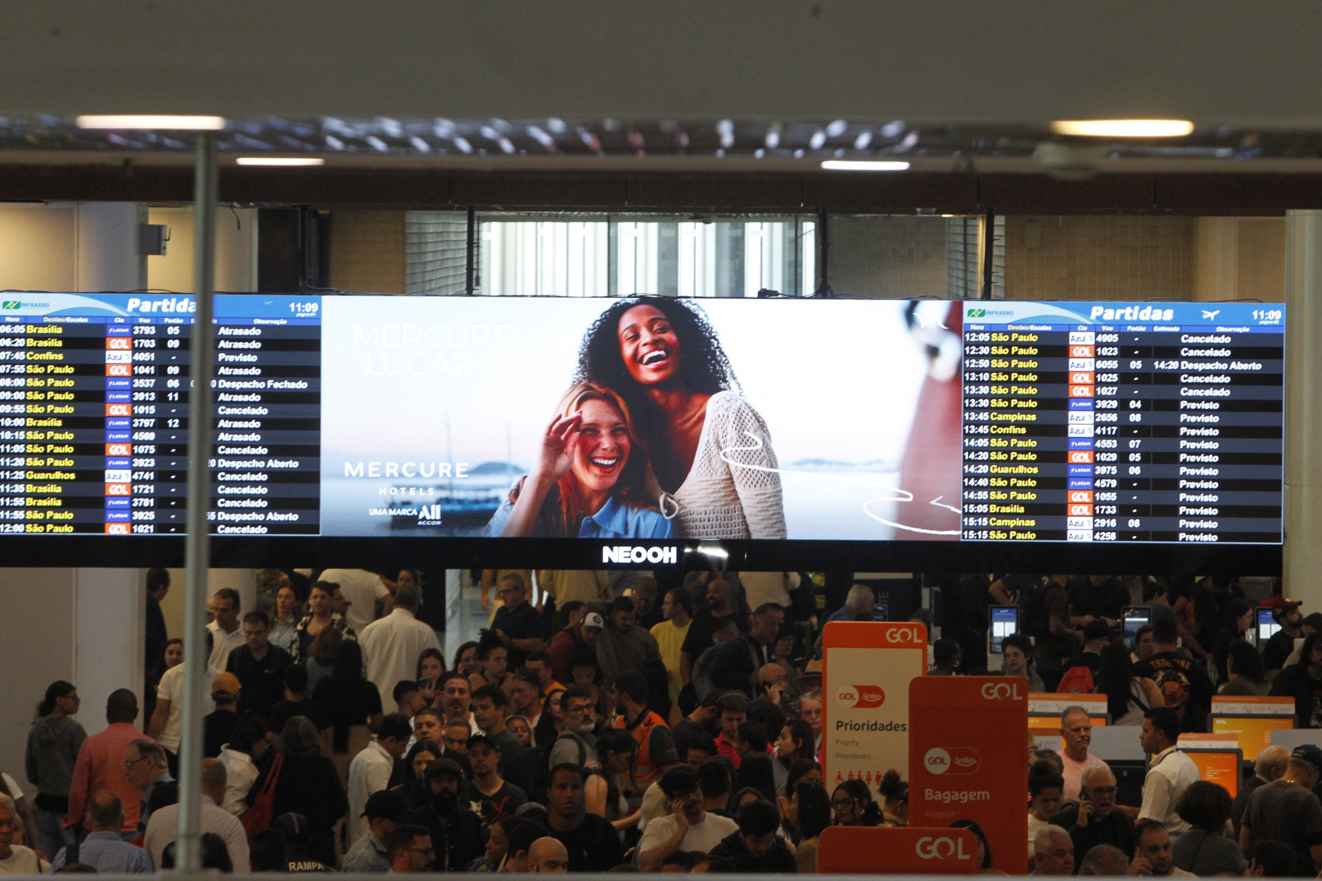 Vazamento de óleo suspendeu operações do Aeroporto Santos Dumont, nesta terça-feira (30) - Reginaldo Pimenta/Agência O Dia