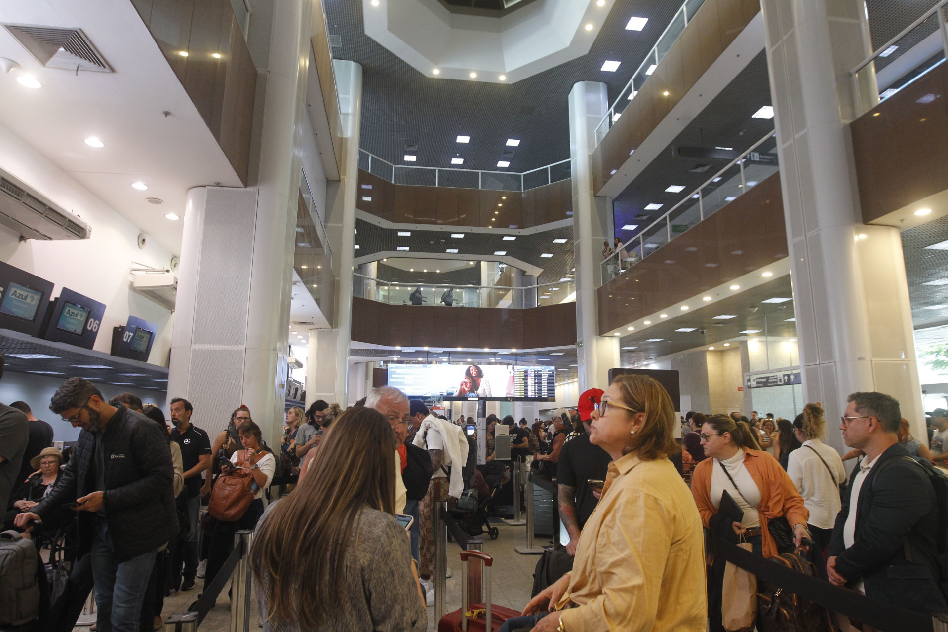 Vazamento de óleo suspendeu operações do Aeroporto Santos Dumont, nesta terça-feira (30) - Reginaldo Pimenta/Agência O Dia
