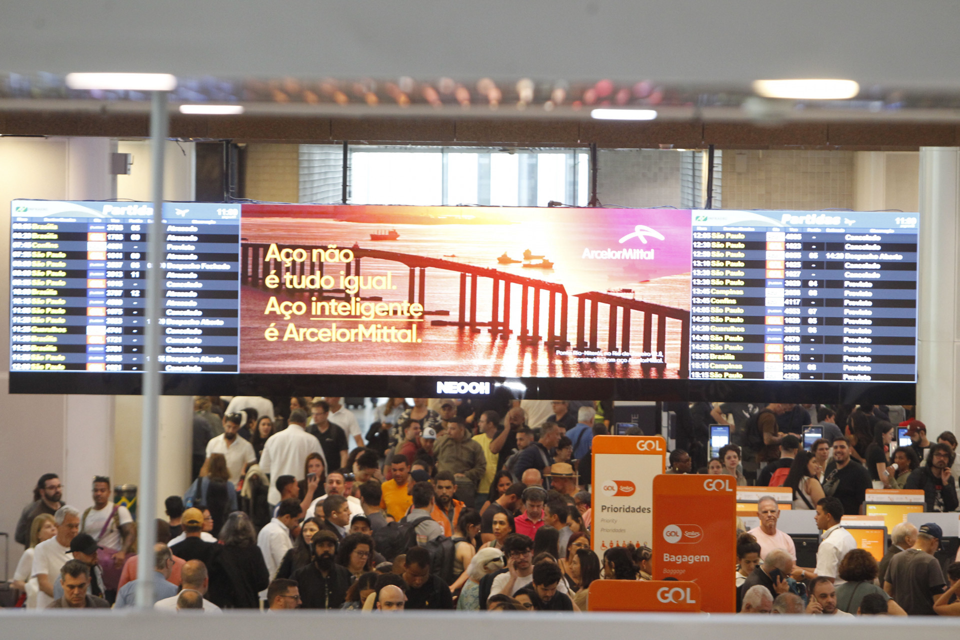 Vazamento de óleo suspendeu operações do Aeroporto Santos Dumont, nesta terça-feira (30) - Reginaldo Pimenta/Agência O Dia