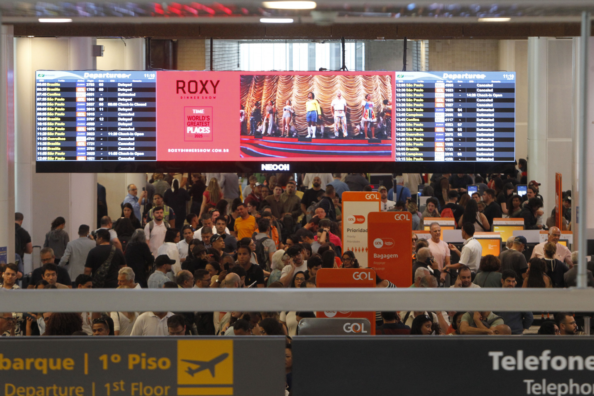 Vazamento de óleo suspendeu operações do Aeroporto Santos Dumont, nesta terça-feira (30) - Reginaldo Pimenta/Agência O Dia