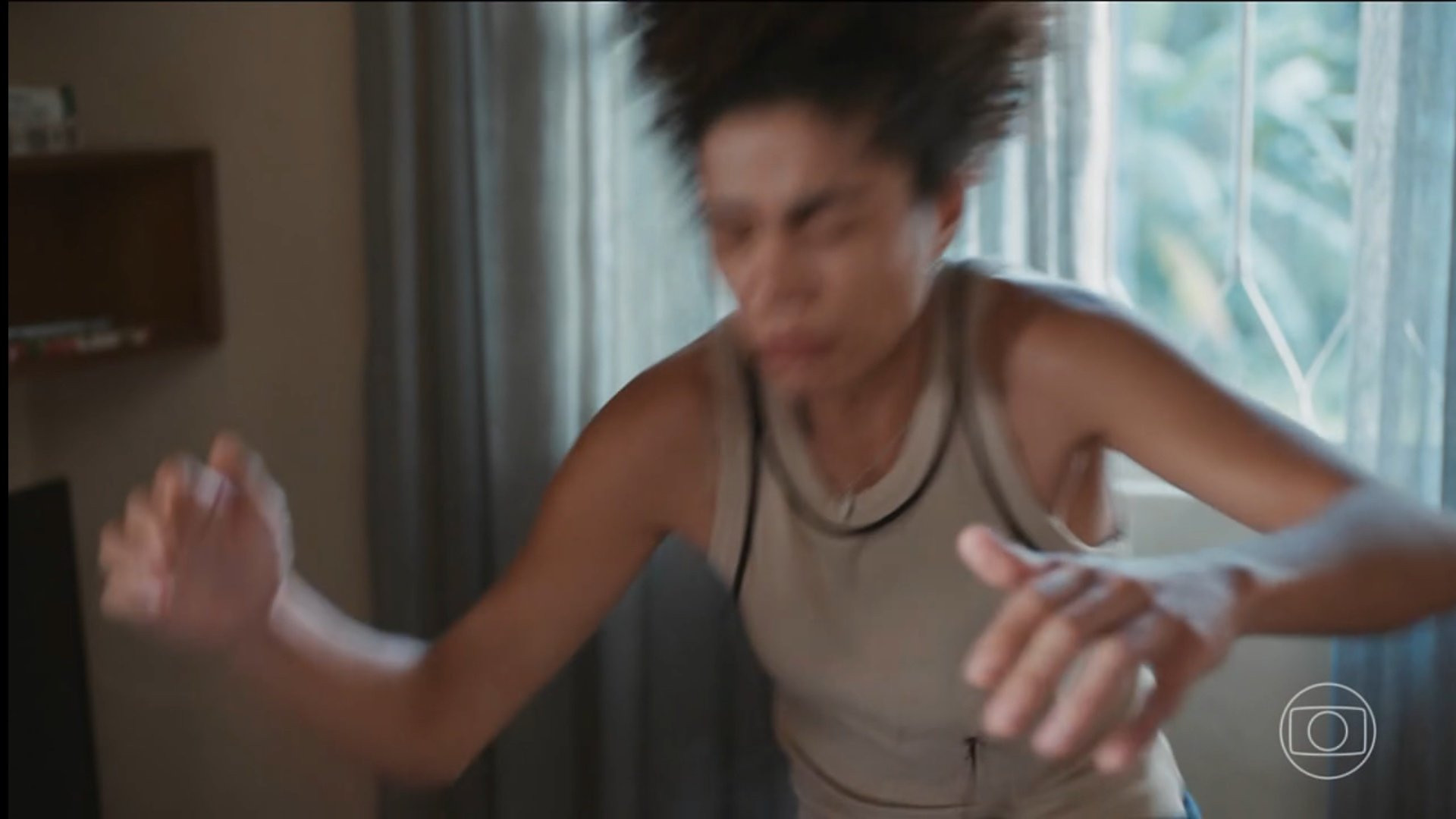 Ana Clara (Samantha Jones) é baleada por Odete Roitman na novela 'Vale Tudo', da TV Globo - Reprodução de vídeo / X