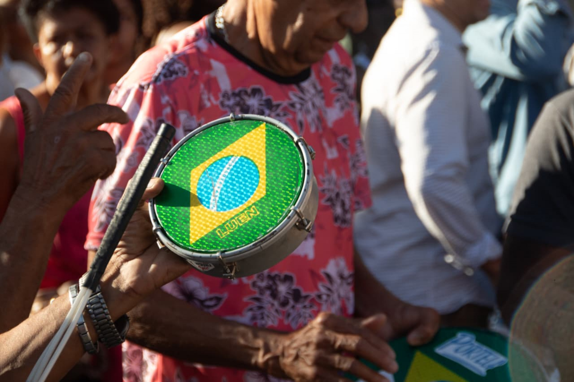 Despedida do compositor Marquinho PQD foi marcada por muito samba - Érica Martin / Agência O Dia