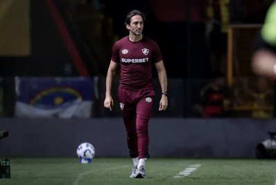 Zubeldía aponta jogo parelho com o Sport e não entra em polêmica de arbitragem