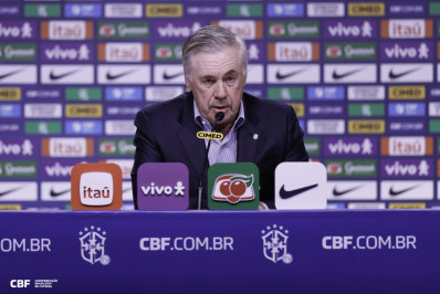 Ancelotti explica prioridade a 'europeus' em convocação: 'Não é uma lista definitiva'