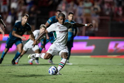 John Kennedy vê 'descuido' do Fluminense no empate com o Sport