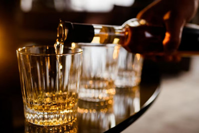 Ministro da Saúde recomenda a população que evite o consumo de bebidas alcoólicas destiladas