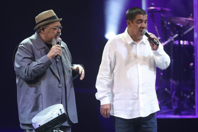 Jorge Aragão reúne Alcione, Zeca e mais estrelas em show pelos 50 anos de carreira no Municipal