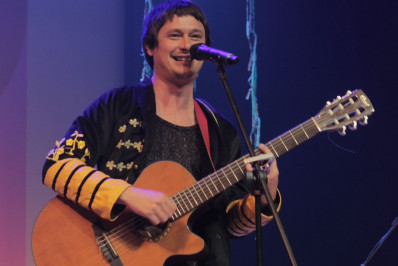 Gui Fleming traz música, poesia e humor em show gratuito no Sesi Macaé