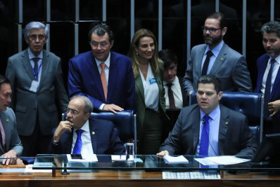 Senado aprova projeto que proíbe empréstimo consignado não autorizado