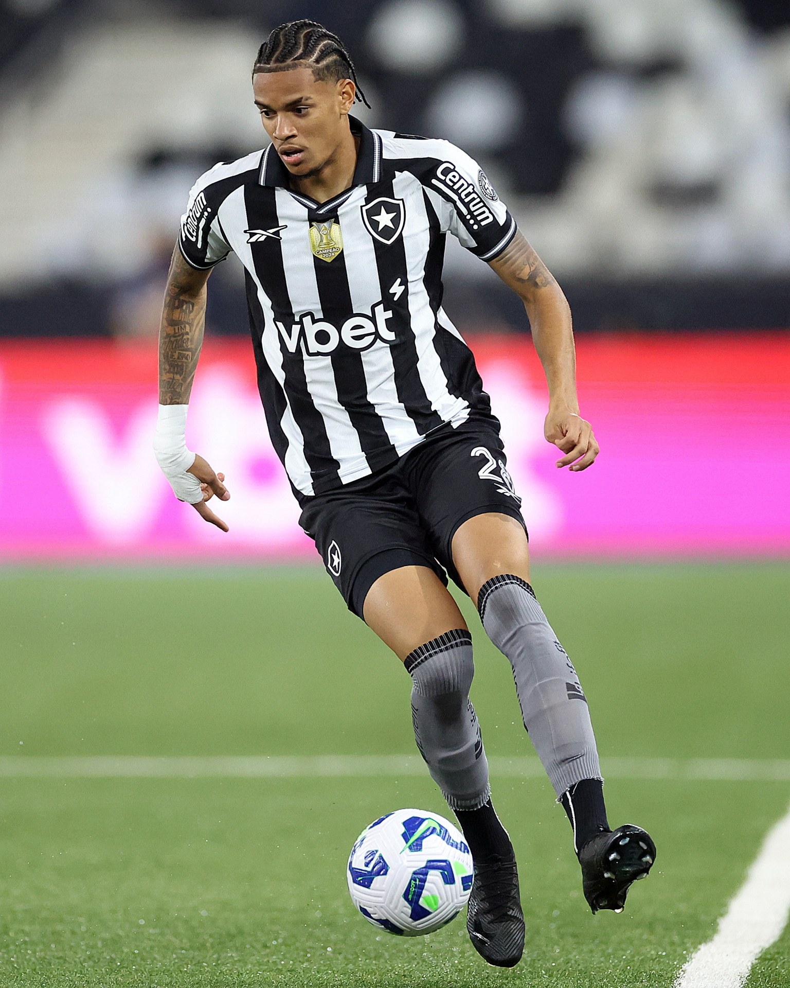  Newton. Botafogo x Bahia pelo Campeonato Brasileiro no Estadio Nilton Santos. 01 de Outubro de 2025, Rio de Janeiro, RJ, Brasil.  - Vítor Silva/Botafogo