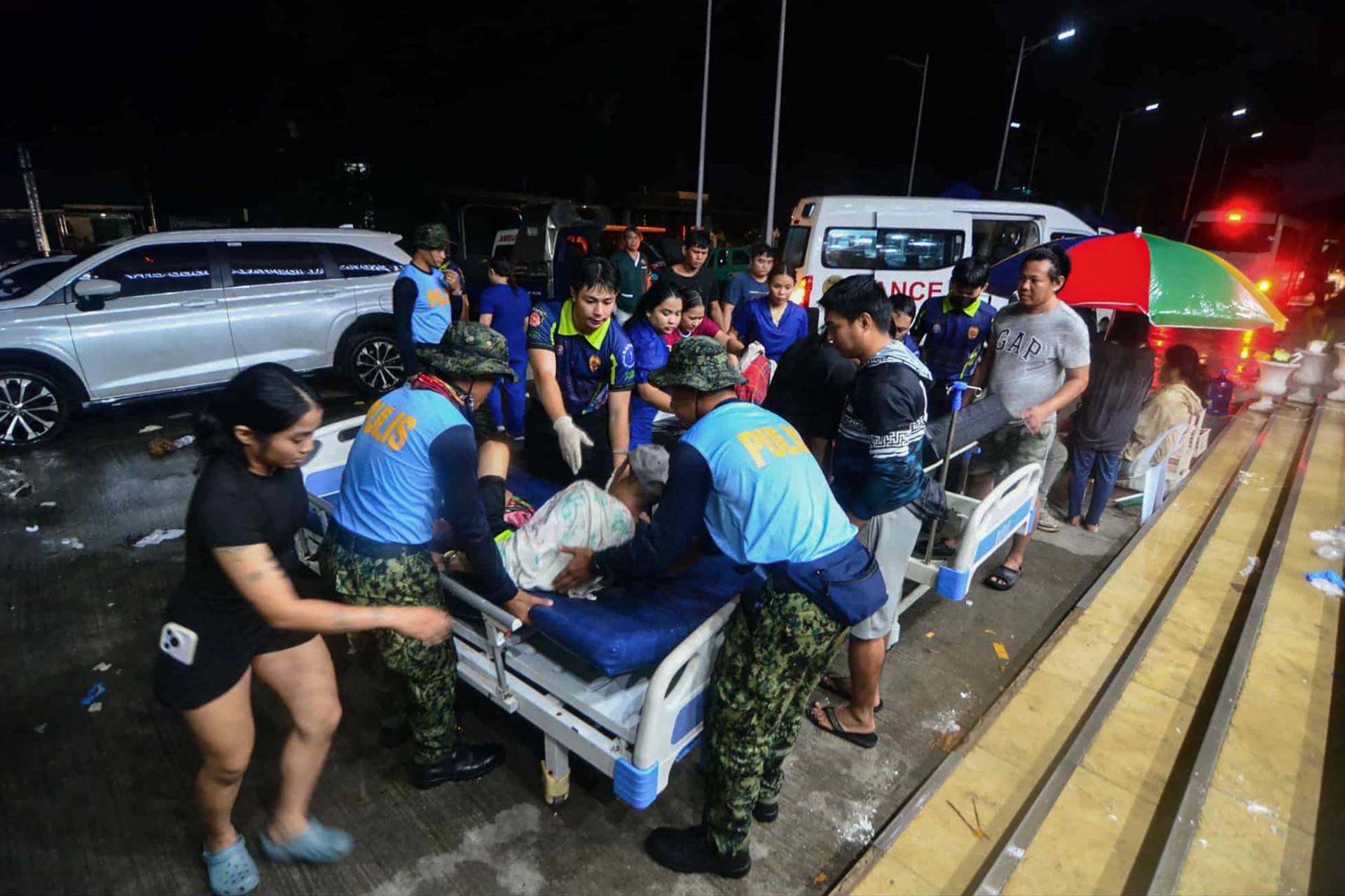 Dezenas de pessoas morreram devido ao terremoto nas Filipinas - Alan Tangcawan / AFP