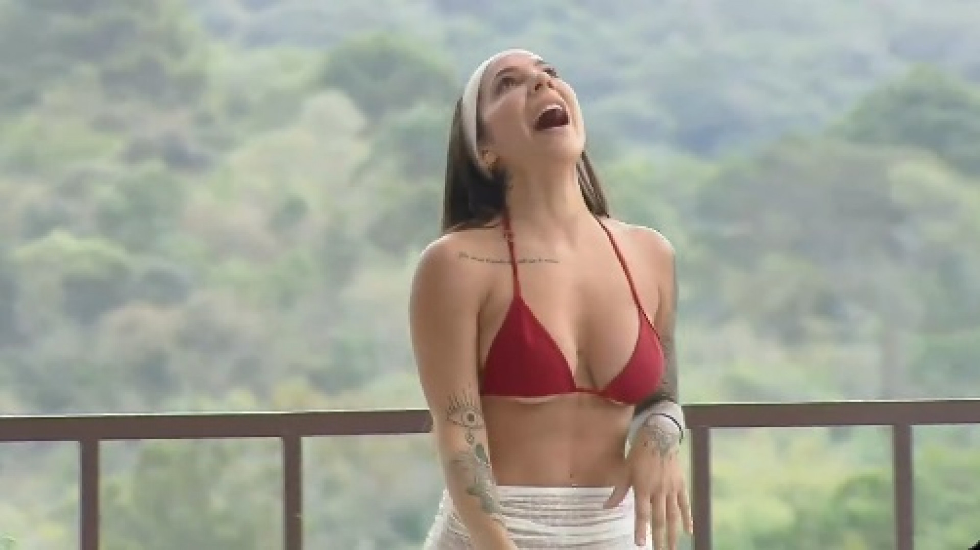 Martina tirou microfone de propósito para causar infração  - Reprodução de Vídeo/ X