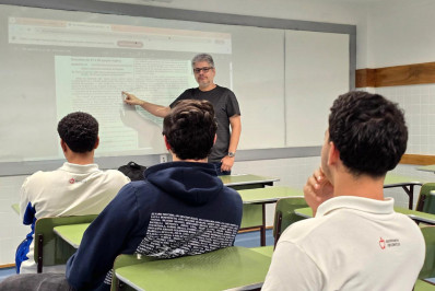 Secom informa que Lula assinou MP com reajuste de 5,4% no piso salarial dos professores