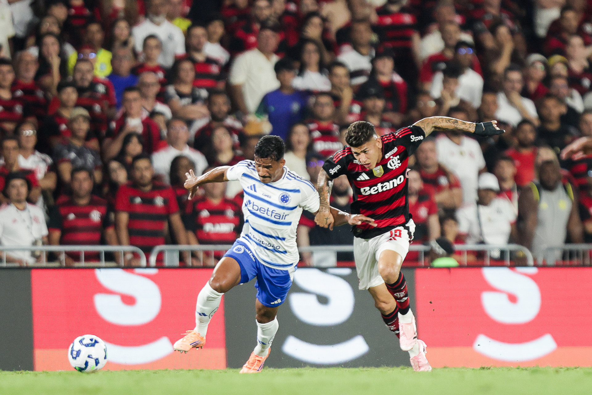 Flamengo enfrentou o Cruzeiro, nesta quinta-feira (2), no Maracanã, pela 26ª rodada do Brasileirão - Gilvan de Souza/Flamengo