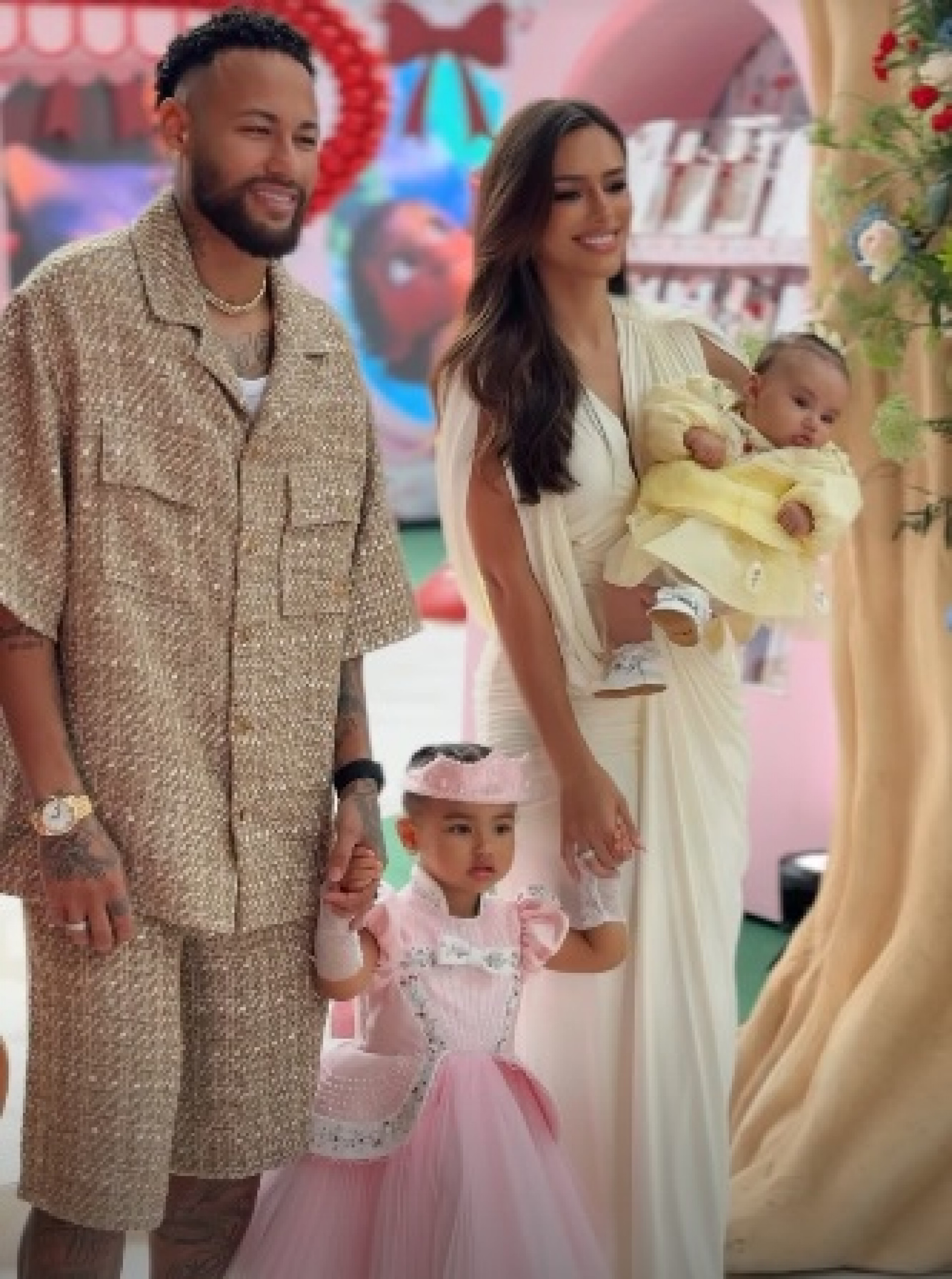 Bruna Biancardi e Neymar Jr na festa de aniversário da primogênita - Reprodução/Instagram