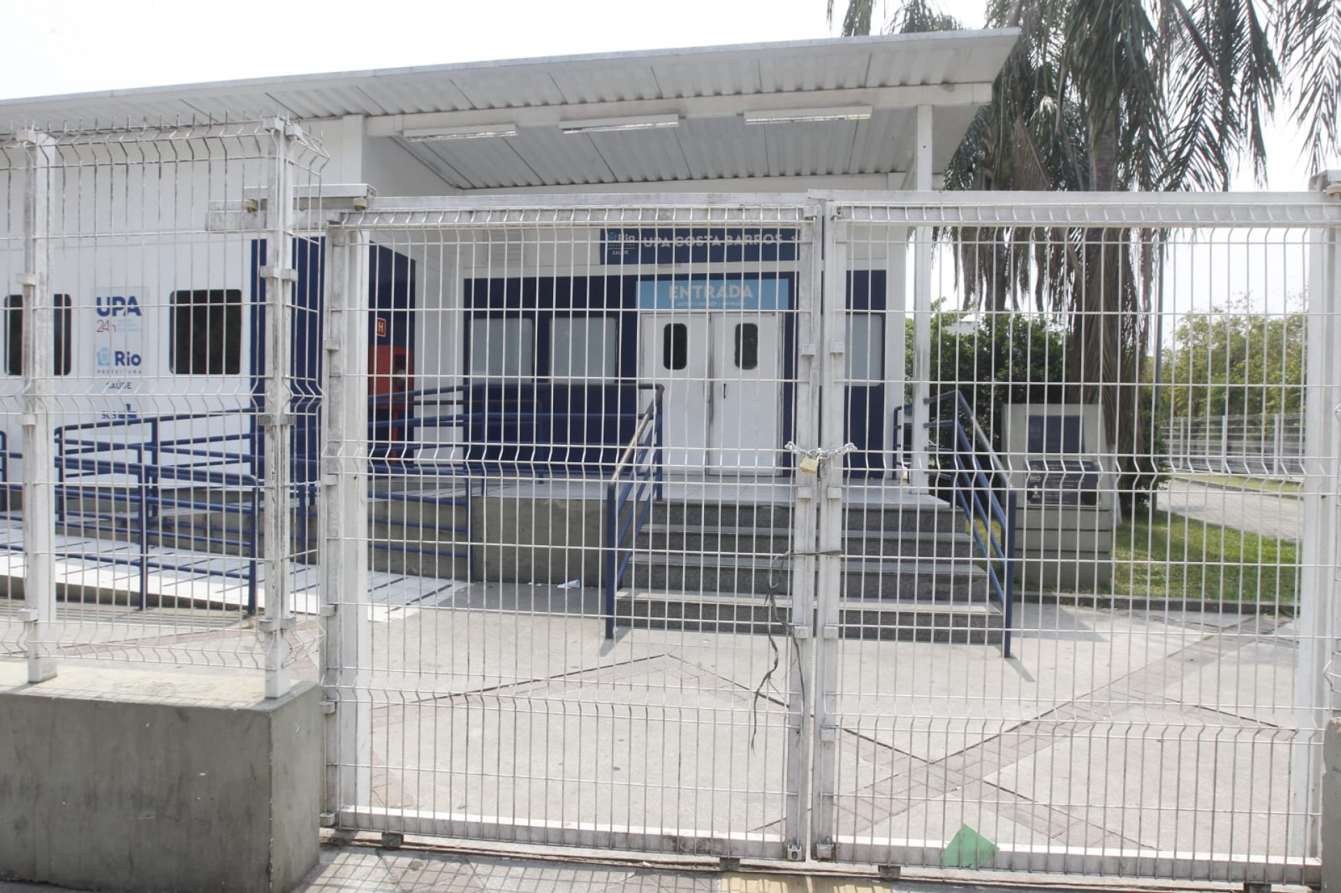 UPA de Costa Barros permanece fechada após invasão - Reginaldo Pimenta / Agência O Dia