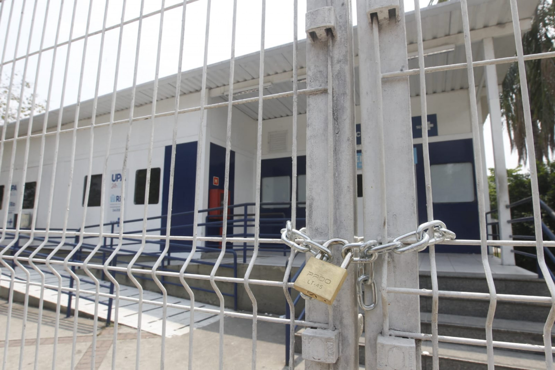 UPA de Costa Barros permanece fechada após invasão - Reginaldo Pimenta / Agência O Dia