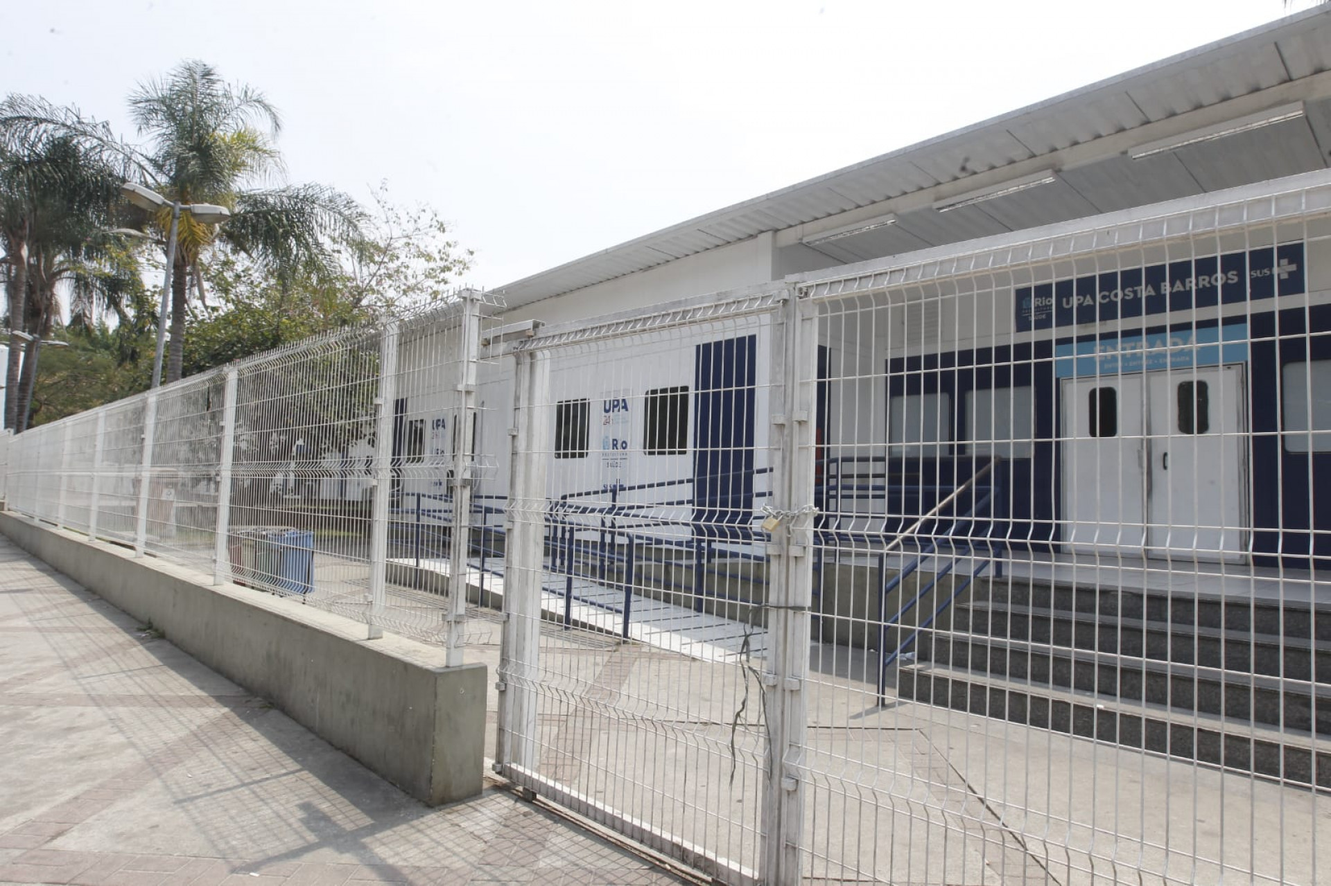 UPA de Costa Barros permanece fechada após invasão - Reginaldo Pimenta / Agência O Dia