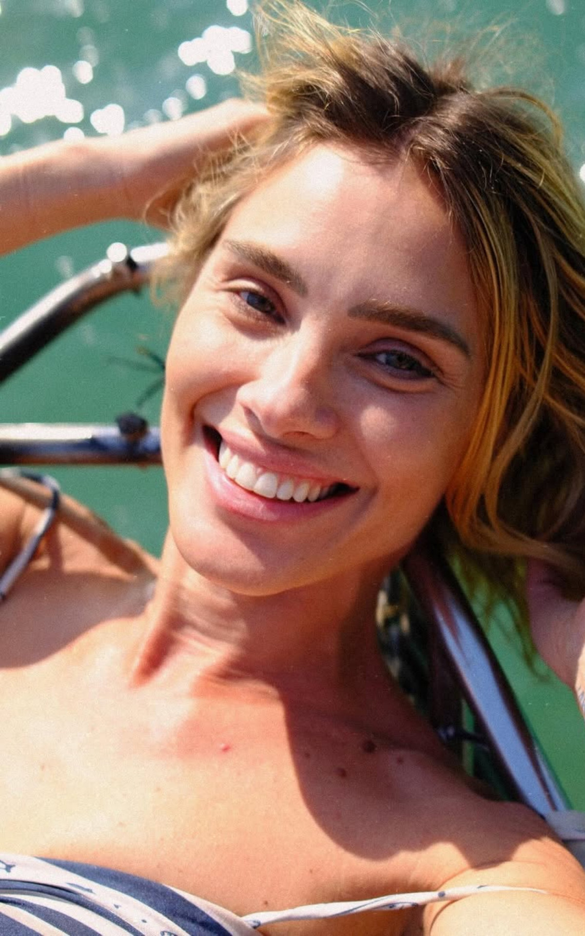 Carolina Dieckmann se diverte em passeio de barco - Reprodução/Instagram