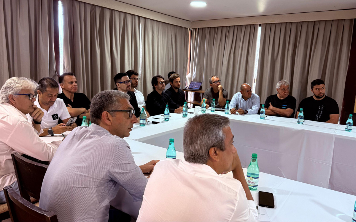 Empresários e governo discutem taxa de turismo