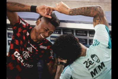 Gabigol reedita 'fusão' com Bruno Henrique em novo reencontro com o Flamengo