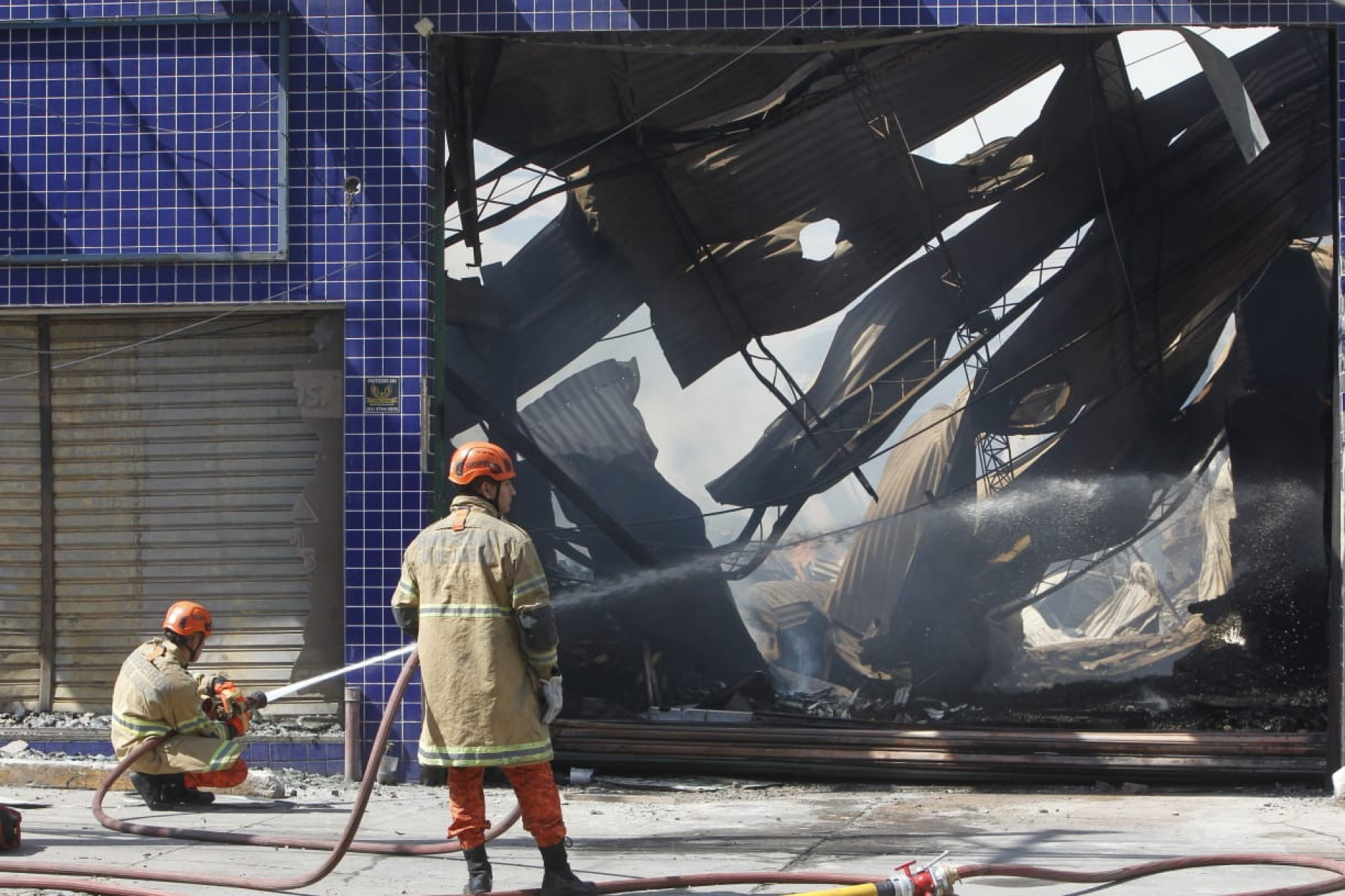 As causas do incêndio são desconhecidas - Reginaldo Pimenta / Agência O Dia