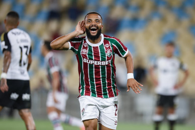 Samuel Xavier celebra temporada com mais gols pelo Fluminense: 'Feliz de estar ajudando'