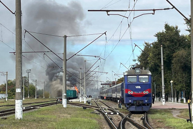 Vídeo! Ataque russo destrói trem na Ucrânia e deixa ao menos 30 feridos