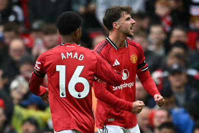 Manchester United vence, ameniza crise e reage no Campeonato Inglês