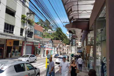 Comércio lidera geração de empregos em Petrópolis em agosto e celebra recuperação, aponta CDL