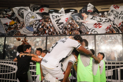 Vasco se reconecta com a torcida e engata terceira vitória seguida em São Januário