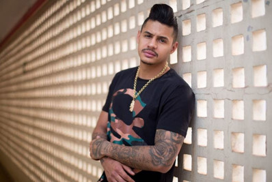 Assessoria do rapper Hungria afirma que exames apontam a presença de metanol no sangue