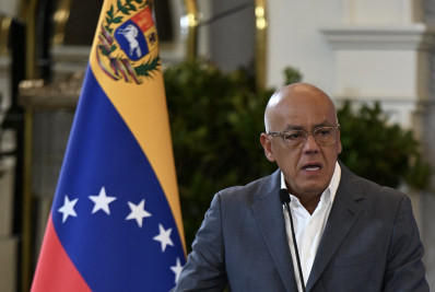 Venezuela avisa aos EUA que 'extremistas' querem colocar 'explosivos' na embaixada americana