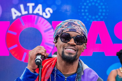 Toni Garrido explica motivo de ter modificado letra da música 'Girassol'