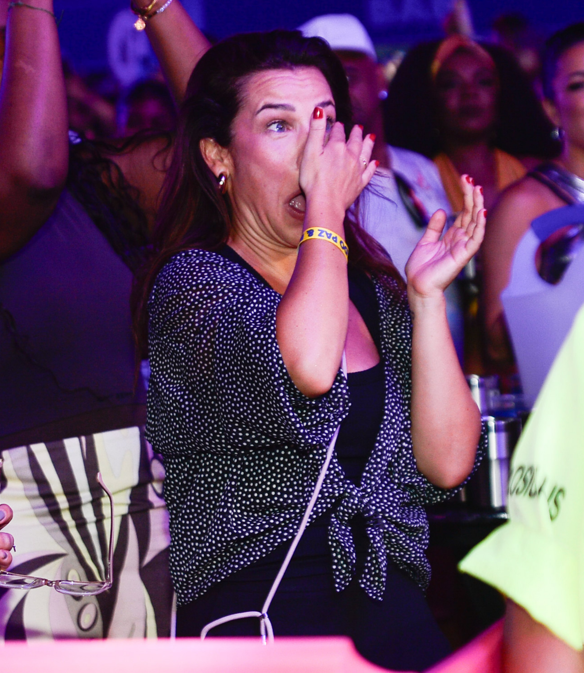 Fernanda Souza se diverte ao prestigiar o show do ex-marido, Thiaguinho - Eduardo Martins / Brazil News