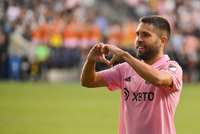 Vídeo! Jordi Alba anuncia aposentadoria do futebol ao final da temporada