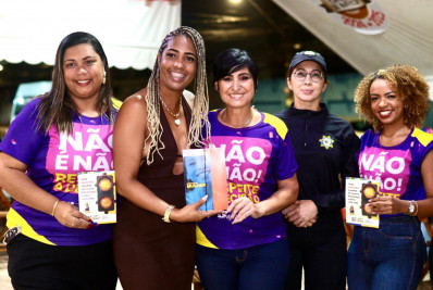 Meriti promove ação noturna de conscientização sobre violência contra a mulher