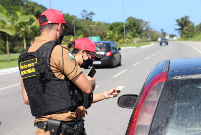 Justiça afasta 10 policiais rodoviários por exigir propinas via Pix de uma centena de motoristas