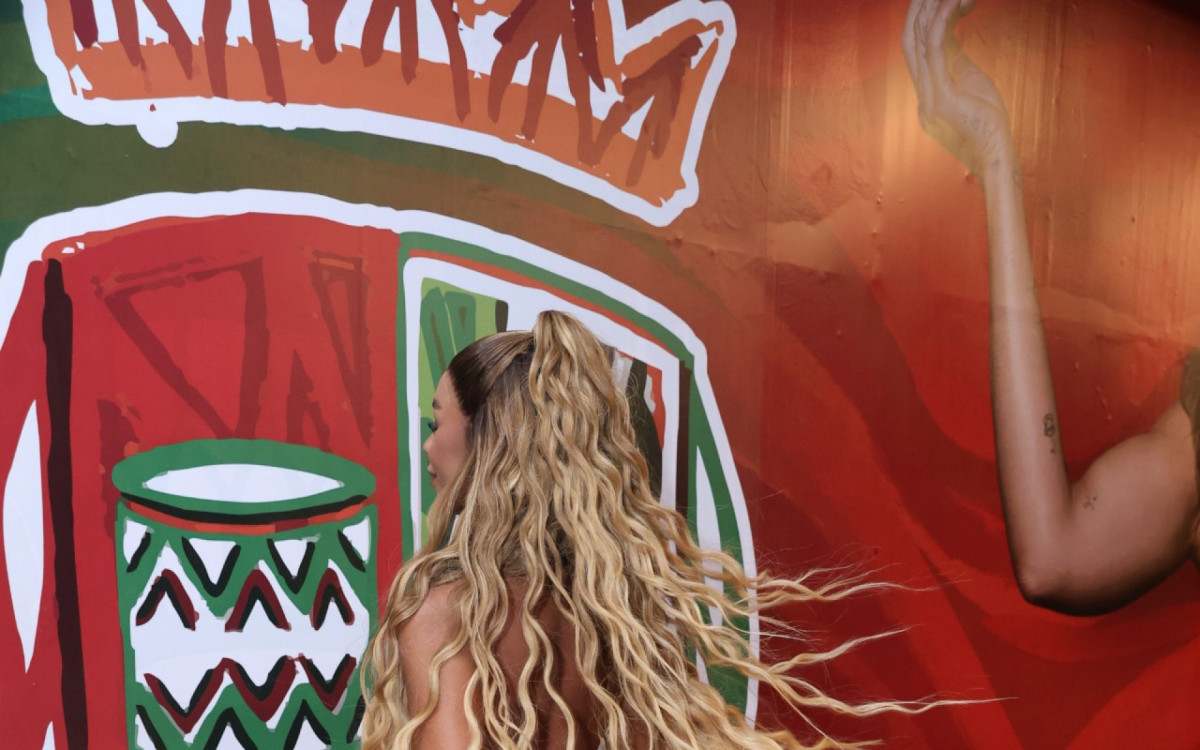 Brunna Gonçalves é apresentada musa da Grande Rio