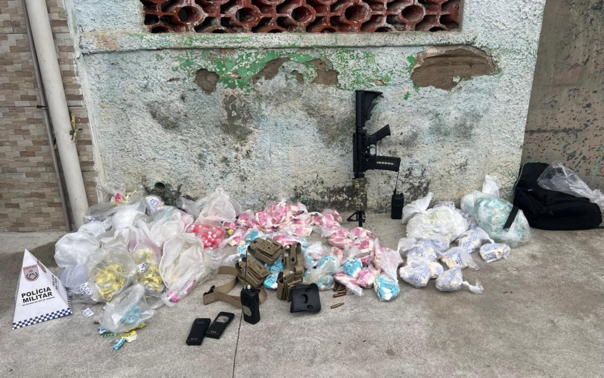 Material apreendido pelos policiais militares