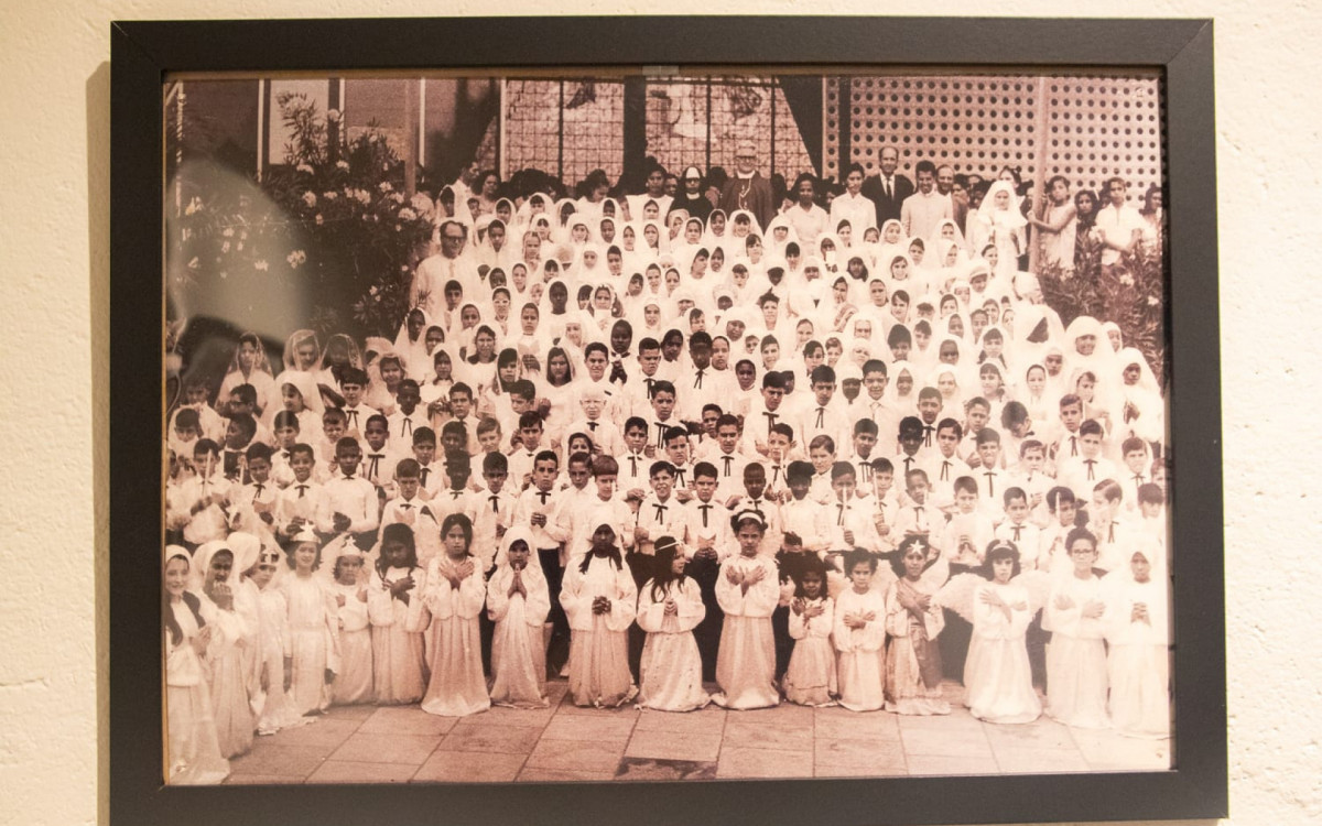 Retrato da turma de primeira comunhão em 1968