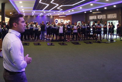 CEO do Botafogo revela necessidade de grande aporte para competir em 2026