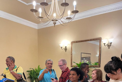 Biografia em homenagem aos 90 anos da Rádio Tupi exalta locutores e programas marcantes da emissora