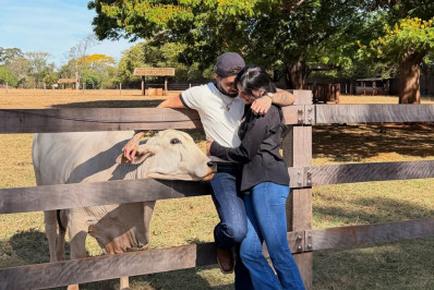 Zé Felipe compartilha fotos agarradinho com Ana Castela
