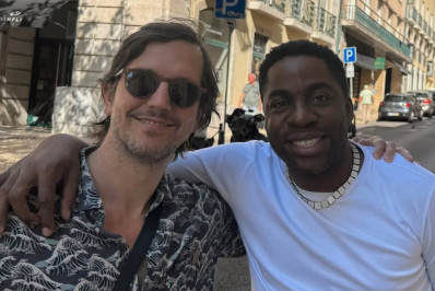 Lázaro Ramos viaja com Vladimir Brichta para Portugal: 'Amo esse cara'