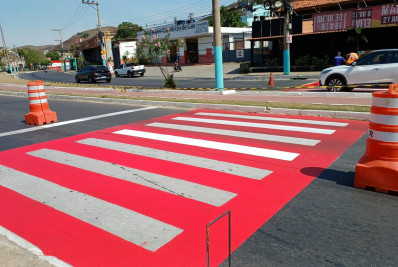 Três Rios intensifica revitalização de sinalização viária e modernização da iluminação pública