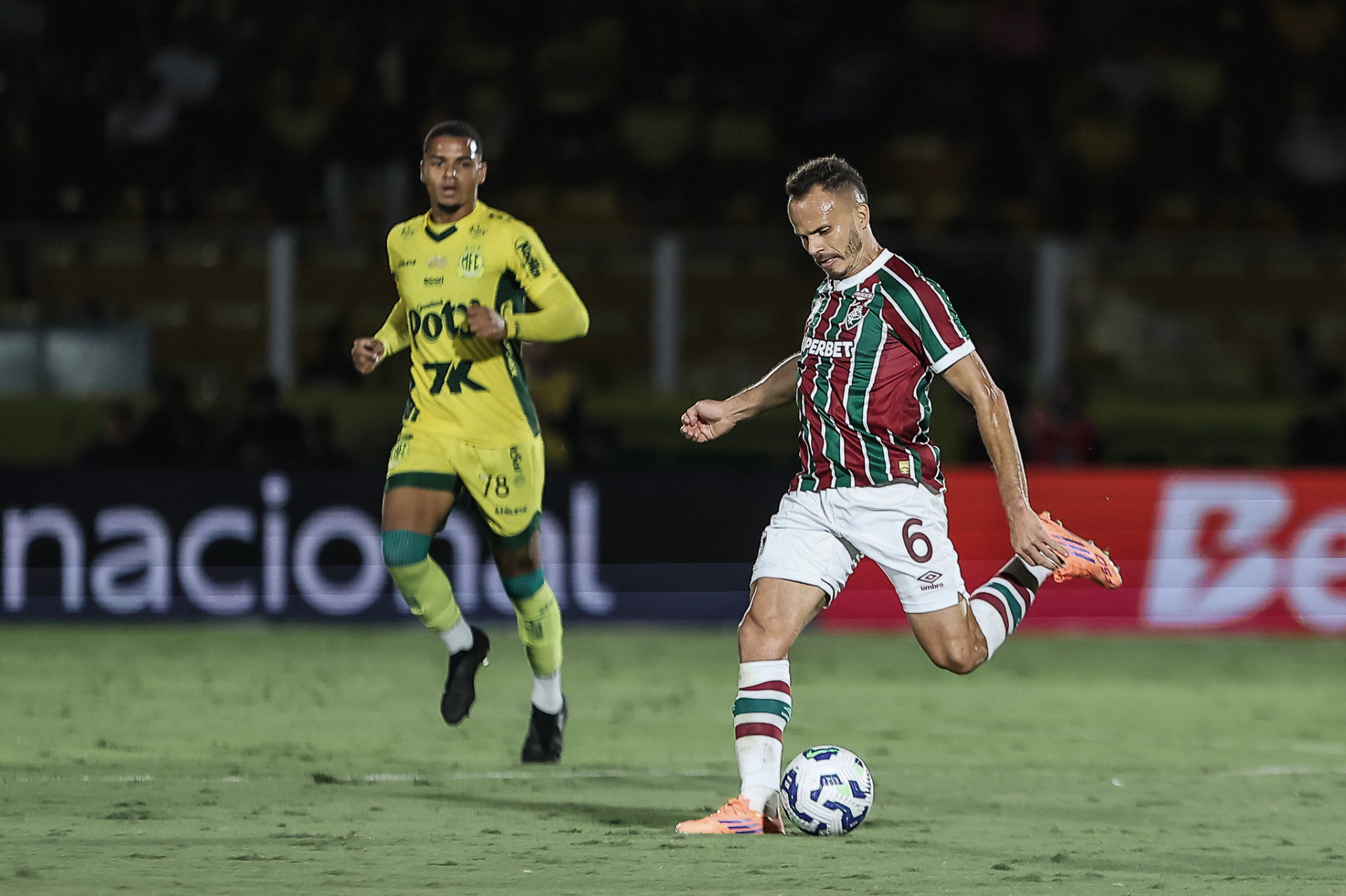 Renê em ação no jogo entre Mirassol e Fluminense - Lucas Merçon/Fluminense FC