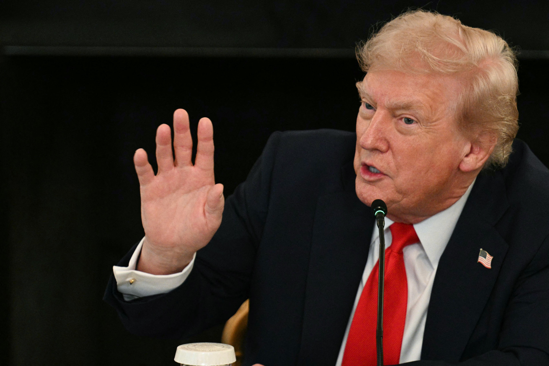 Trump assina projeto de financiamento para encerrar shutdown parcial nos EUA