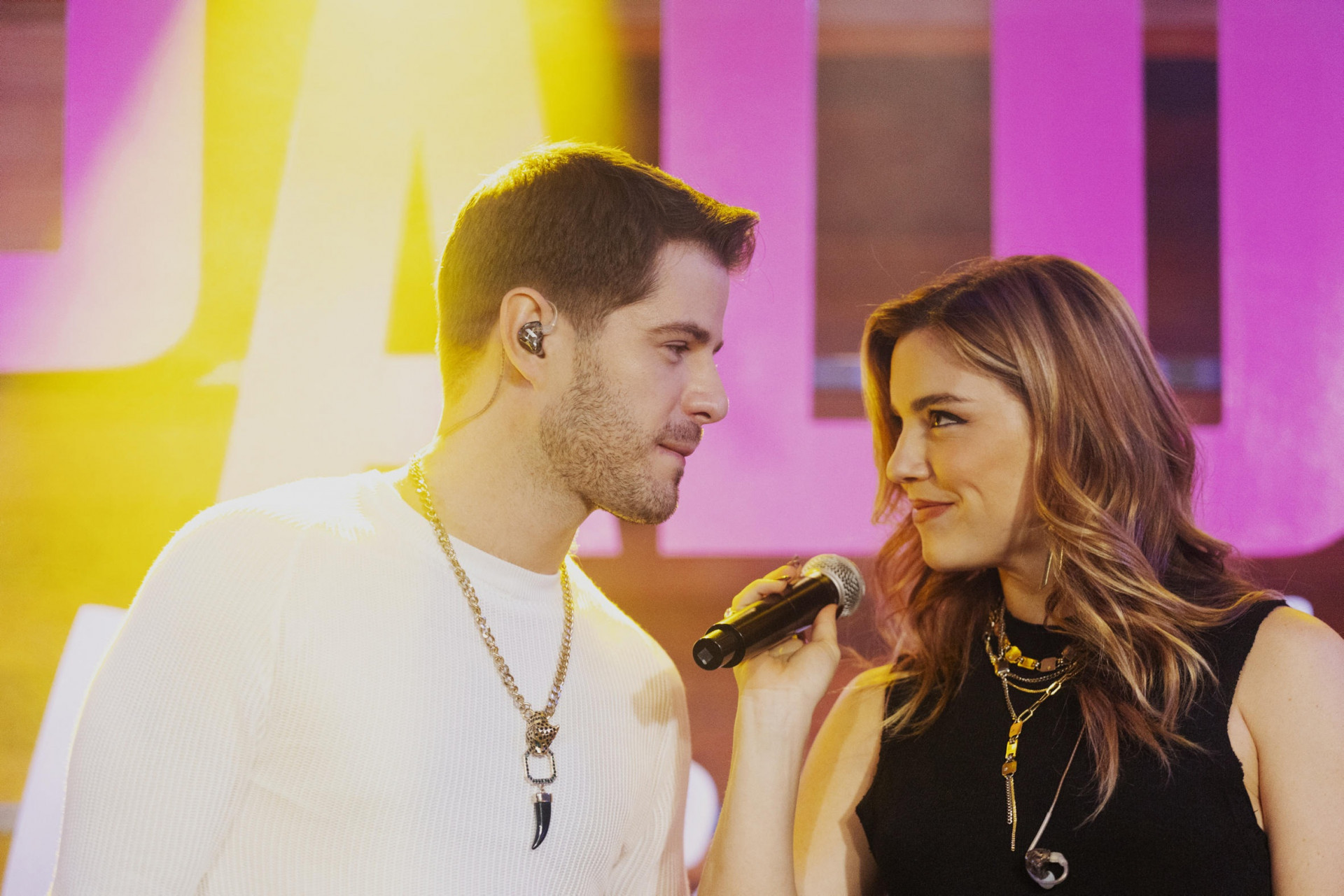 Enzzo Gabriel (Maurício Destri) e Raíssa (Alice Wegmann) - Vitor Peruzze/TV Globo