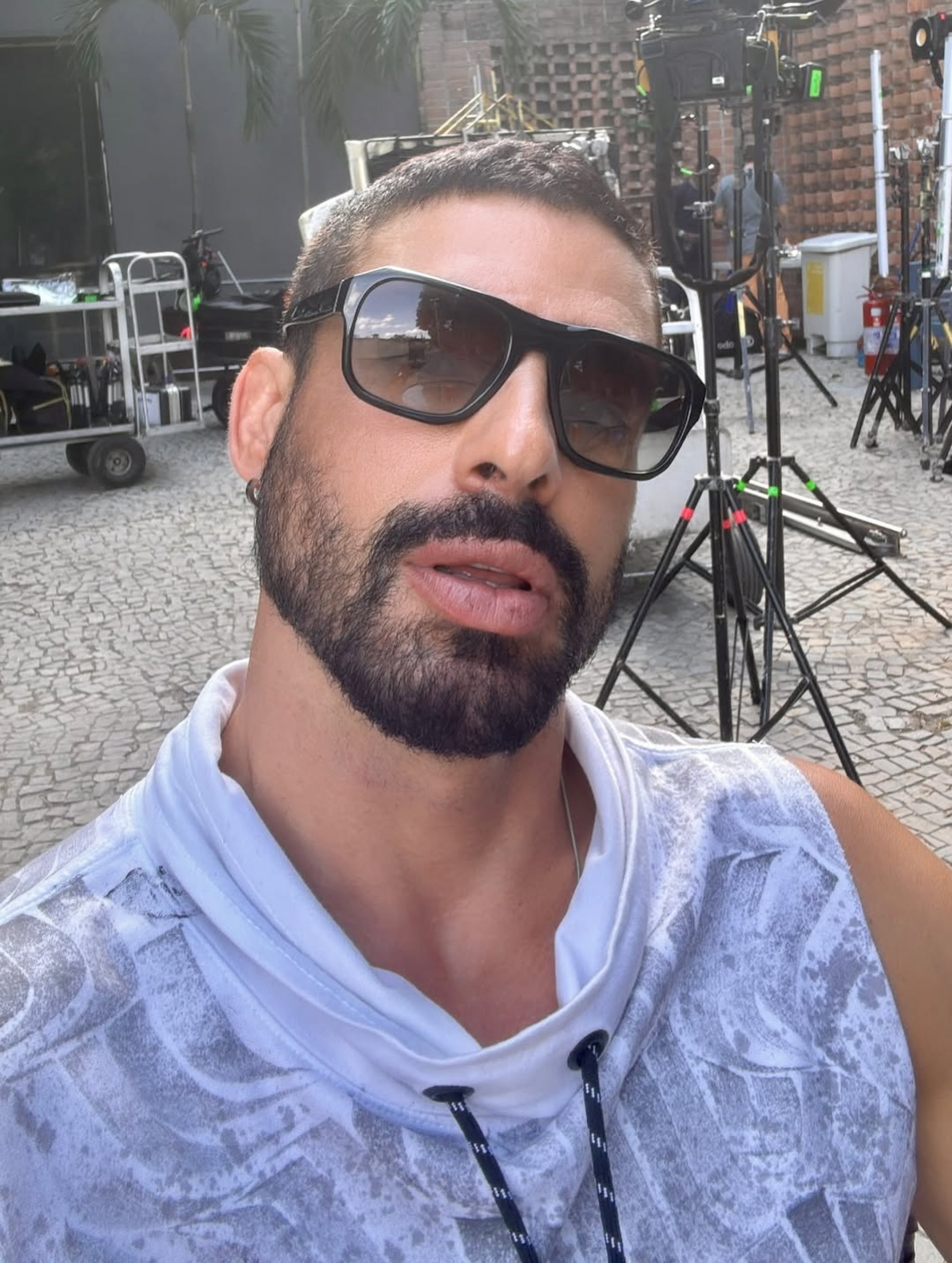 Cauã Reymond interpreta César Ribeiro em 'Vale Tudo' - Reprodução/Instagram 